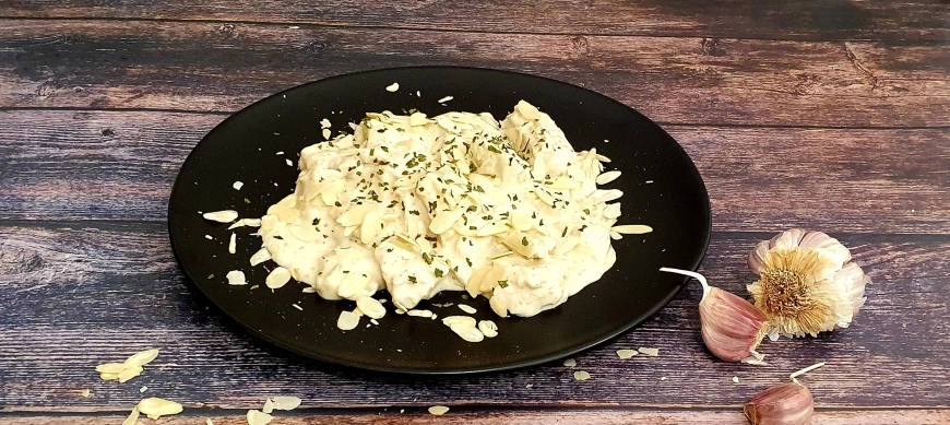 CARDO CON SALSA DE ALMENDRAS