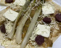 Step <p><span style="font-weight: normal;">Hornear las pizzas al horno caliente 200º aprox unos 10-15 minutos .</span></p> illustration