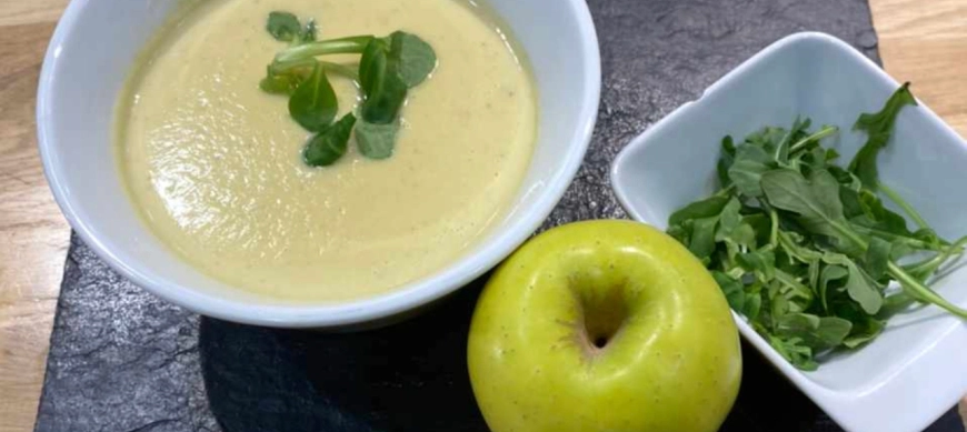 Crema fría de manzana al curry