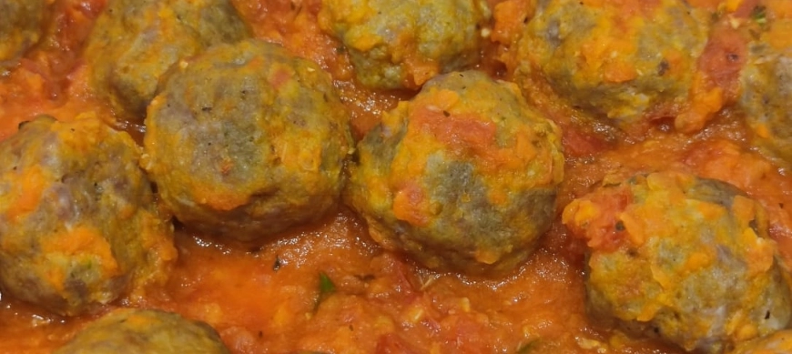 ALBÓNDIGAS EN SALSA DE TOMATE ESTILO ITALIANO - SIN GLUTEN