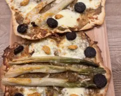 Step <p><span style="font-weight: normal;">Una vez fuera del horno, decorar con un poco de salsa de calçots y degustar!!!</span></p><p>ESPECTACULAR</p><p><br></p> illustration