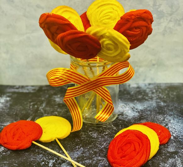 Piruletas de Galletas con formas de Rosas