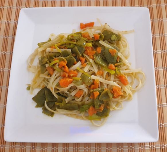 Noodles con judías verdes