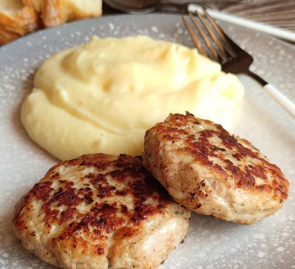 HAMBURGUESAS DE POLLO Y PURE DE PATATAS Thermomix®